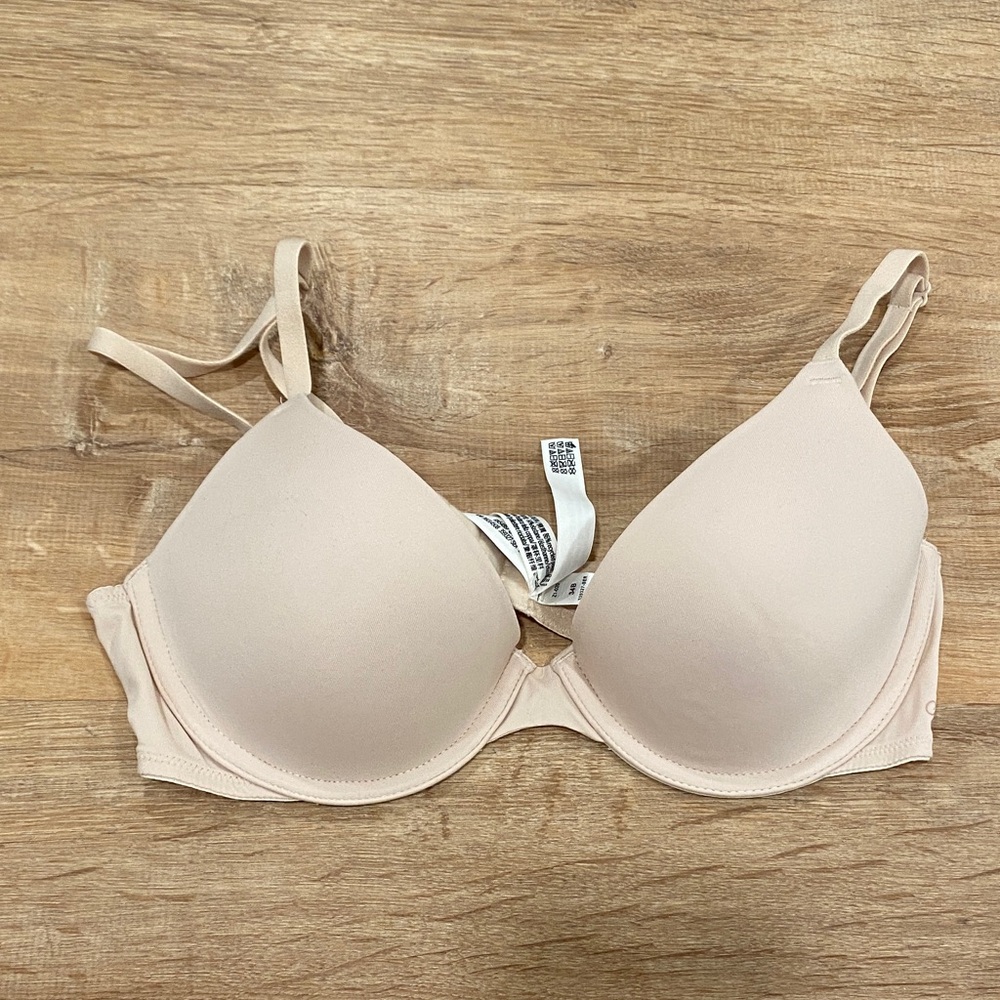 PINK wear every day t shirt lightly lined tan bra size 34B